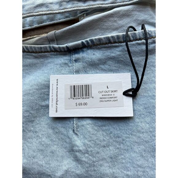 We Wore What Skirt Size Large Womens Light Blue Cut Out Denim Mini NWT - Picture 4 of 10